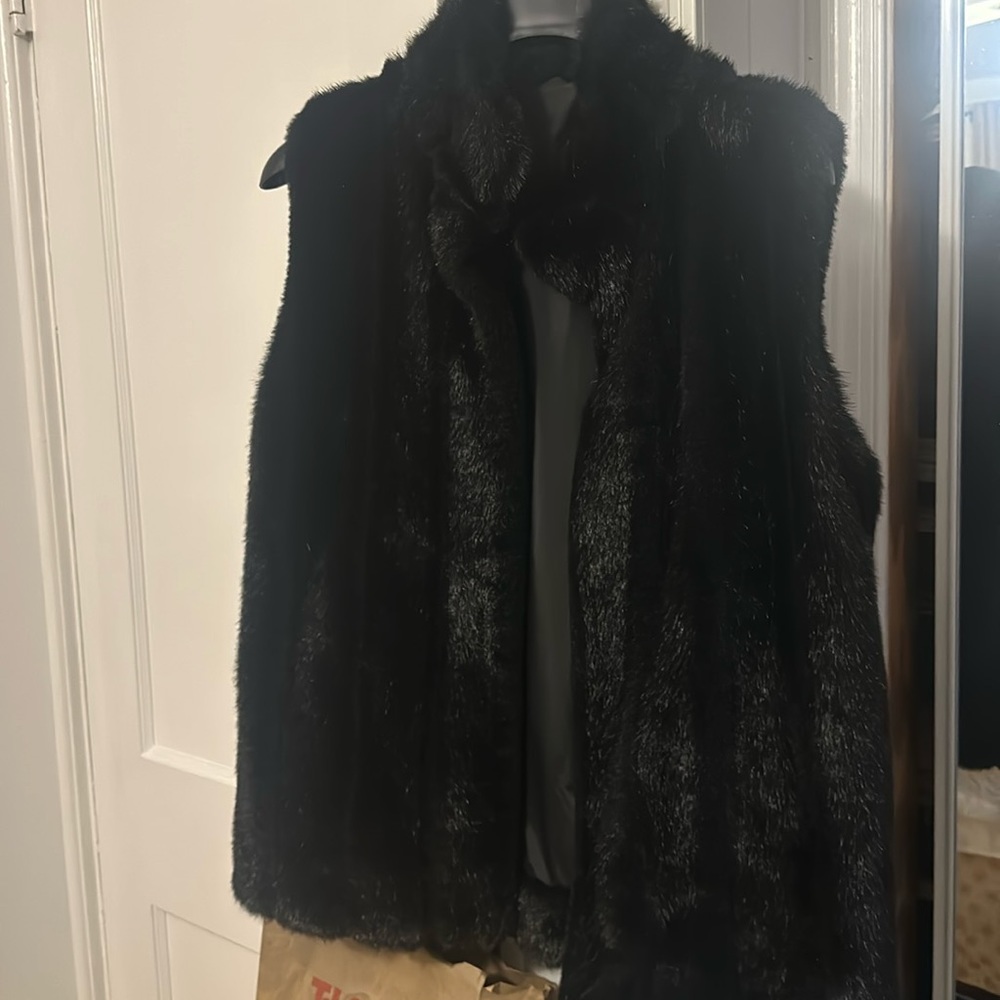 Suzanne somers collection faux fur vest small